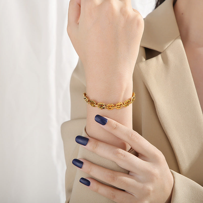 Titanium steel bracelet fashion creative personality sunflower machine gear ring buckle stainless steel bracelet hip-hop niche design sense