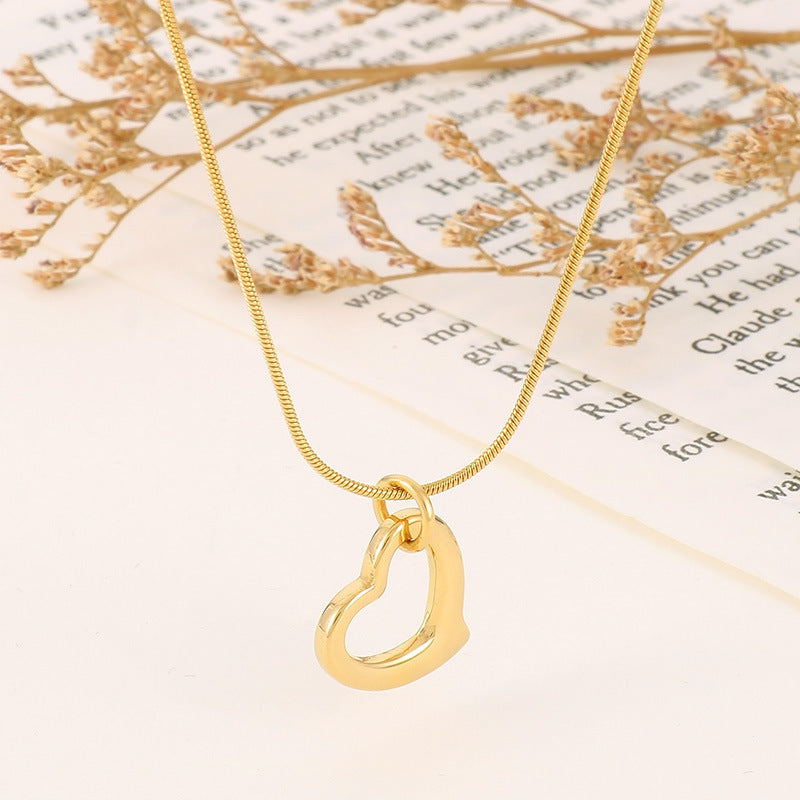 Open Heart Pendant Necklace – Sculptural Minimal
