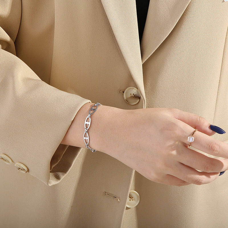 Creative stainless steel Japanese character 6/7/8 mm pig nose buckle bracelet, niche simple individual cold wind versatile bracelet