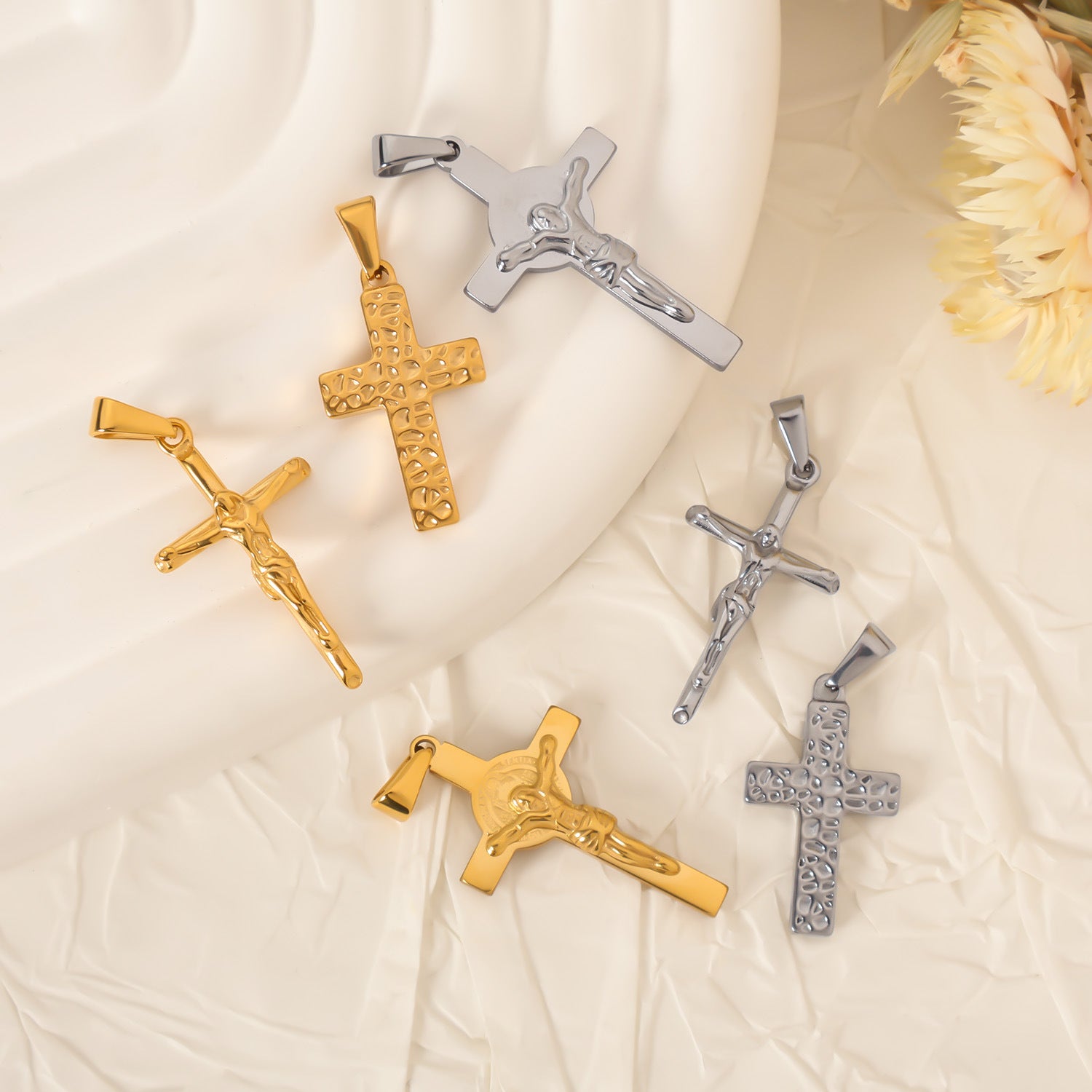 Cross-border European and American jewelry: titanium steel cross necklace pendant, personalized literary and artistic retro stainless steel clavicle chain accessories