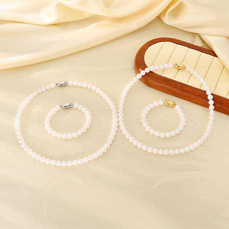 Classic Pearl Bead Necklace