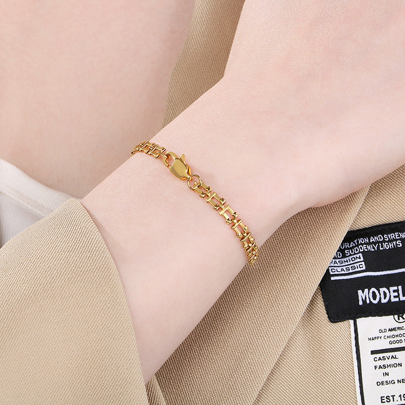 New high-end personalized stainless steel hollow u-shaped chain bracelet women's design 18k titanium steel bracelet accessories in stock