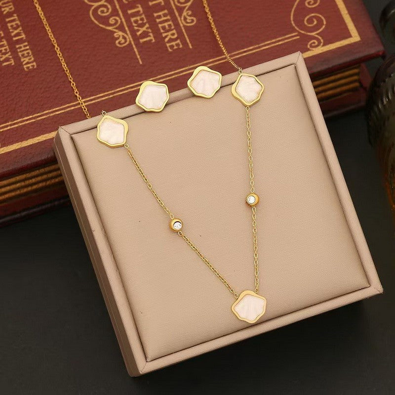 Modern Organic Shell Pendant Necklace Set