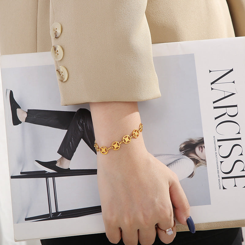 Personalized stainless steel splicing copper coin cross chain, niche design Internet celebrity jewelry for girlfriends and girlfriends gifts