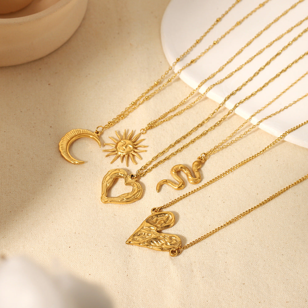 European and American light luxury love necklace 18K gold stainless steel sun and moon snake collarbone chain high-end sense necklace jewelry women
