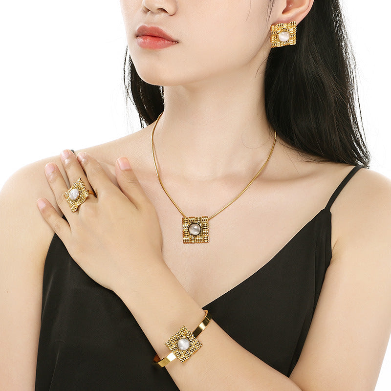 Vintage Textured Square Pearl Jewelry Set