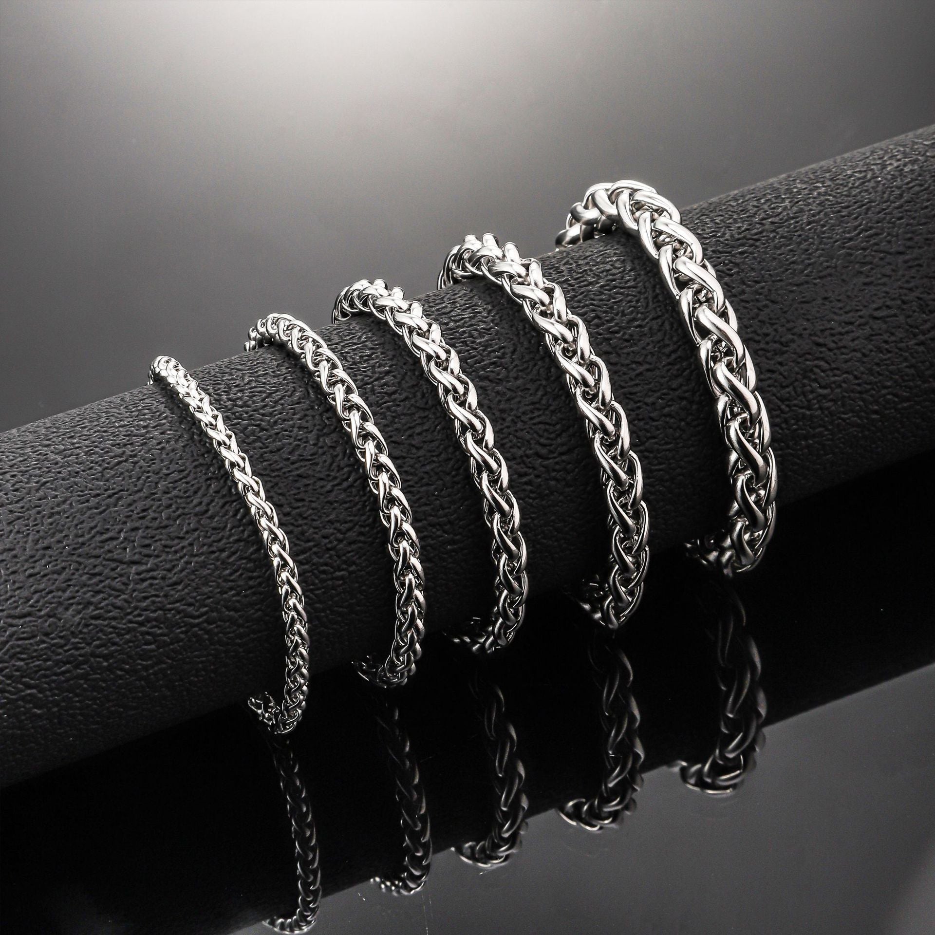 Cross-border hip hop stainless steel keel bracelet European and American men's simple flower blue bracelet titanium steel double layer bracelet wholesale