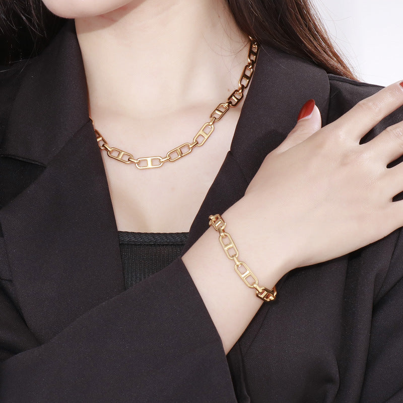 Cross-border jewelry titanium steel necklace, creative Japanese chain versatile collarbone bare chain OT buckle set stainless steel jewelry