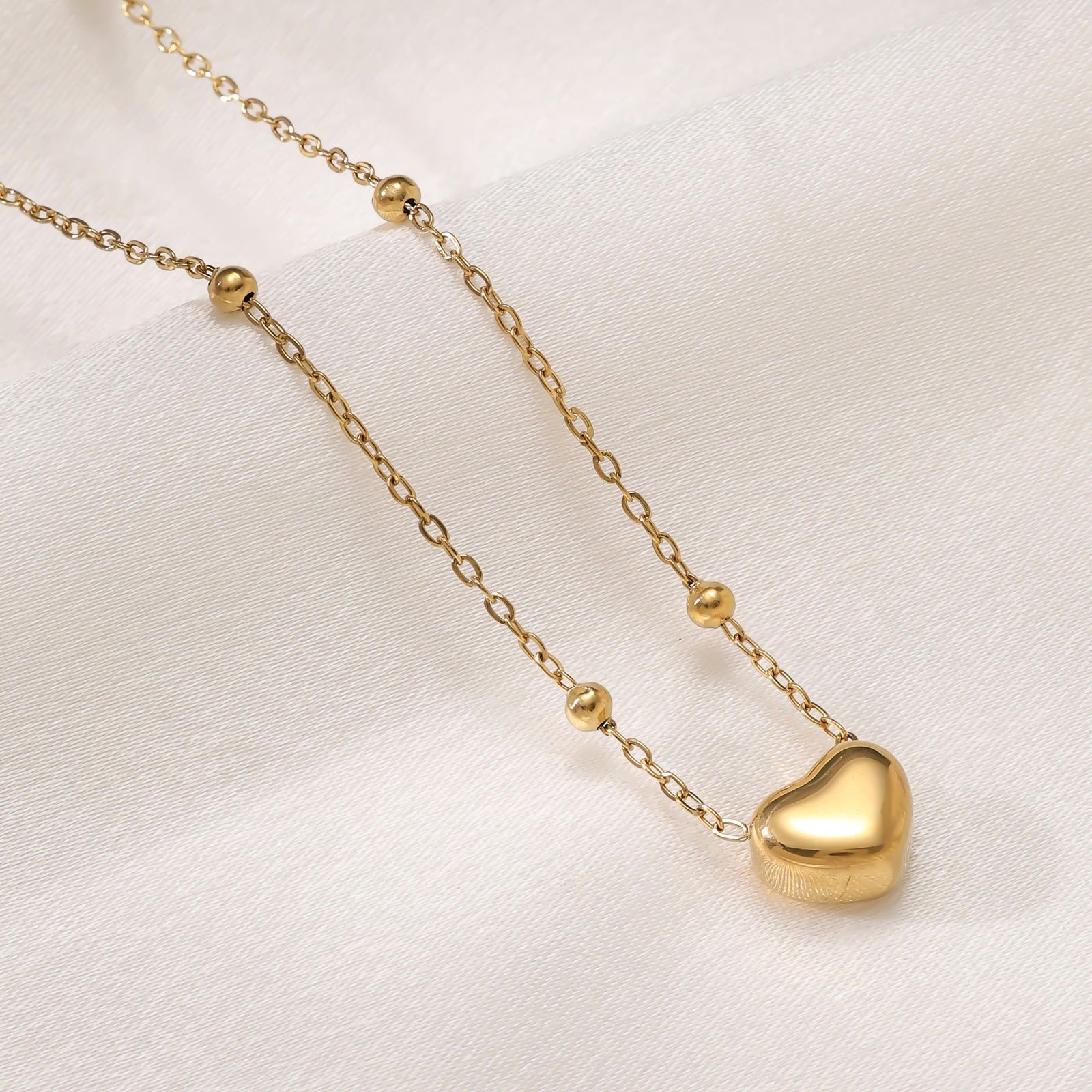 Doudou chain love 304 stainless steel necklace fashion simple collarbone chain light luxury does not fade versatile jewelry wholesale