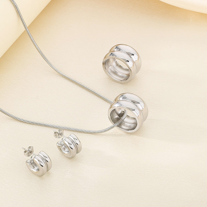 Minimalist Gold Loop Jewelry Set