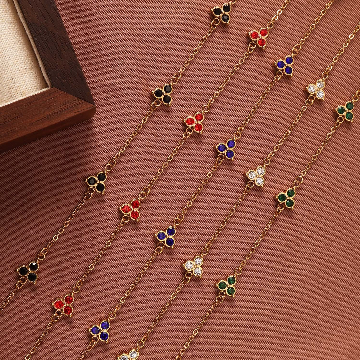 Cross-border new stainless steel three-diamond bracelet light luxury versatile Mori women's explosive bracelet simple hand jewelry wholesale