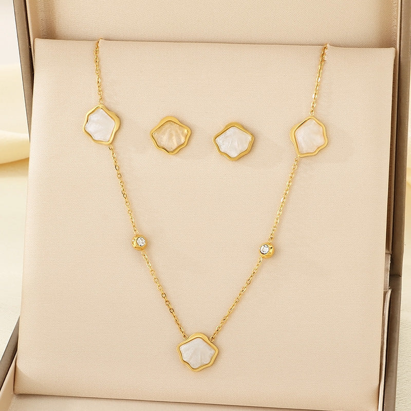 Modern Organic Shell Pendant Necklace Set