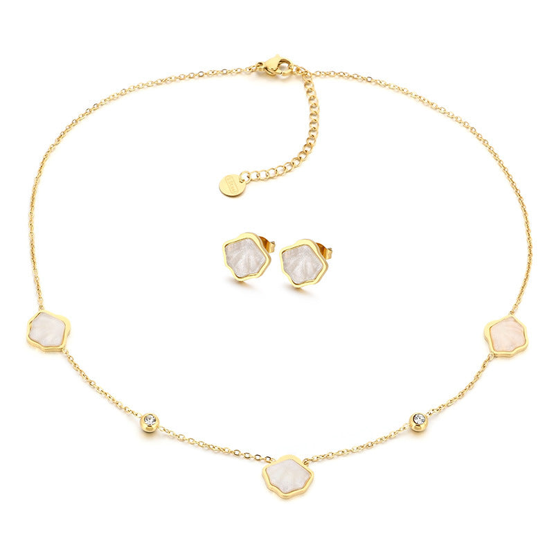 Modern Organic Shell Pendant Necklace Set