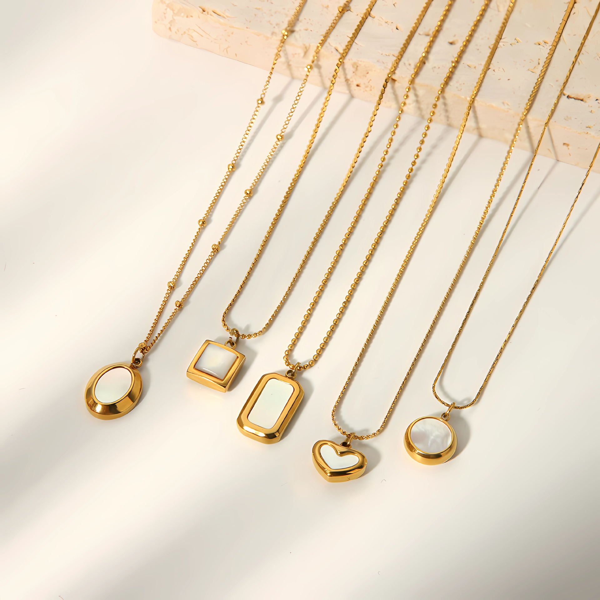 European and American cross-border titanium steel inlaid shell pendant necklace women's light luxury 18k gold-plated stainless steel necklace jewelry women's wholesale