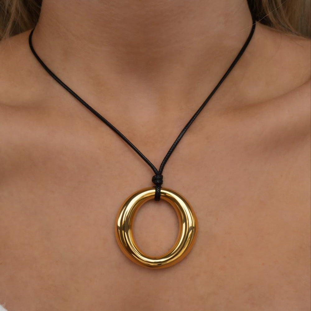 Cross-border European and American personalized retro wax rope sweater chain stainless steel heart-shaped O-shaped pendant long hollow necklace versatile