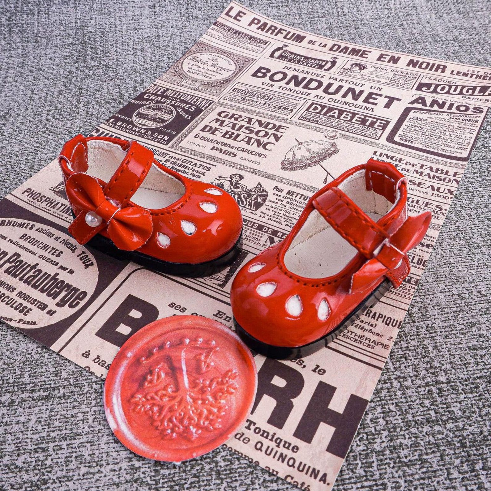 BJD Doll Mary Jane Shoes 1/6 YOSD – Cute Bow Cutout Doll Shoes, Glossy Kawaii Style, Small Doll Accessories