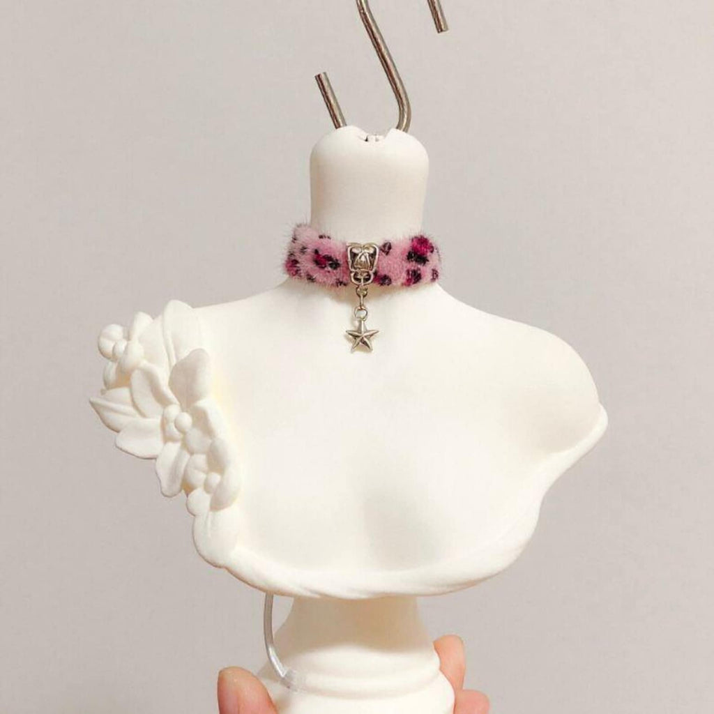 BJD Doll Choker Necklace – Leopard Print Fuzzy Collar, Kawaii Punk Doll Accessory, 1/6 1/4 1/3 Doll Jewelry, Pink Brown